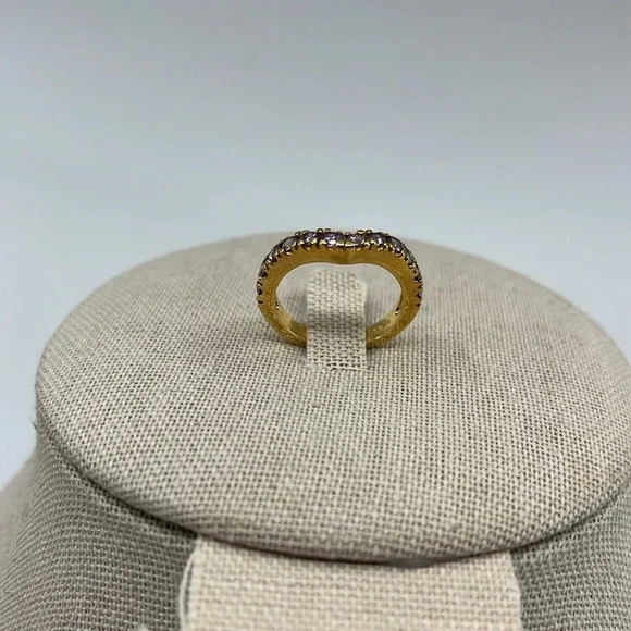 Vintage SETA Gold-Tone Ring with Sparkling Stones, Size 6 - Picture 6 of 17